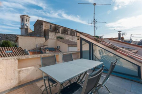 Maison Julia- Triplex avec rooftop terrasse vue sur mer et cathédrale, 10 mins à pieds du palais et plages